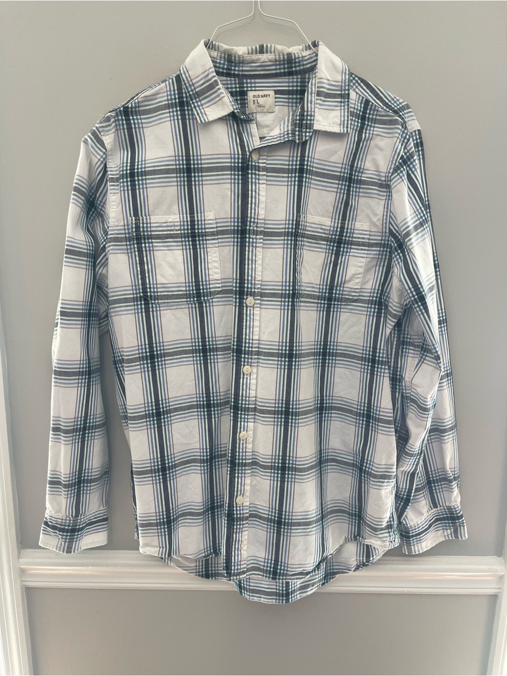 Old Navy Men's White & Blue Plaid Long-Sleeve Button-Down Shirt